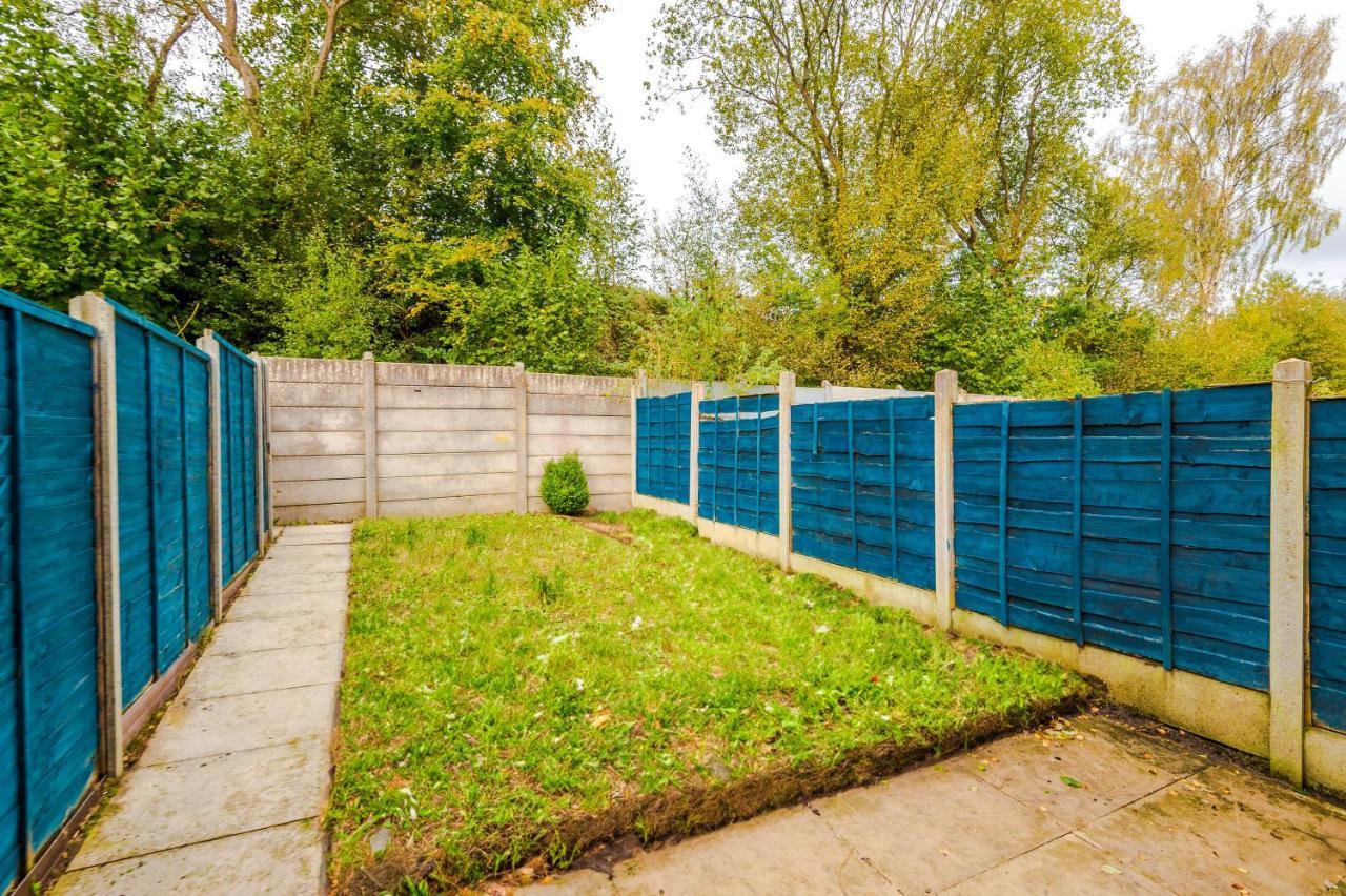 Manchester Comfortable 3 Bedroom House, Free Parking, Wifi & Disneyplus Worsley Exterior foto